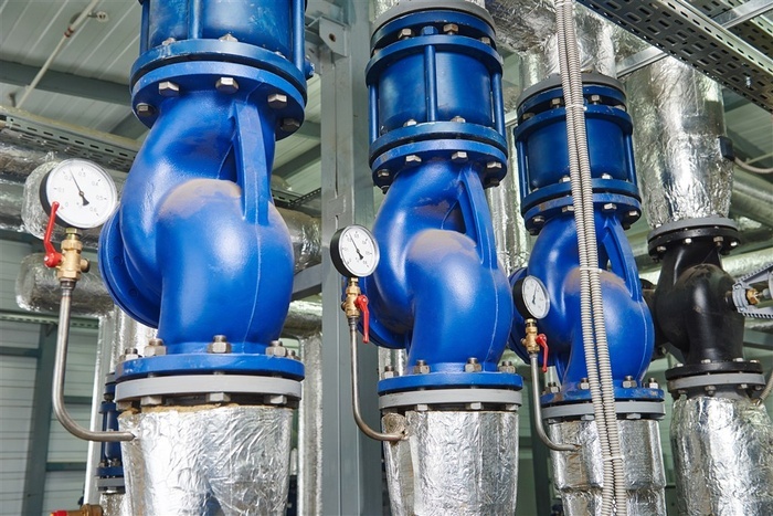 What is the difference between a wafer check valve and a swing check valve? 